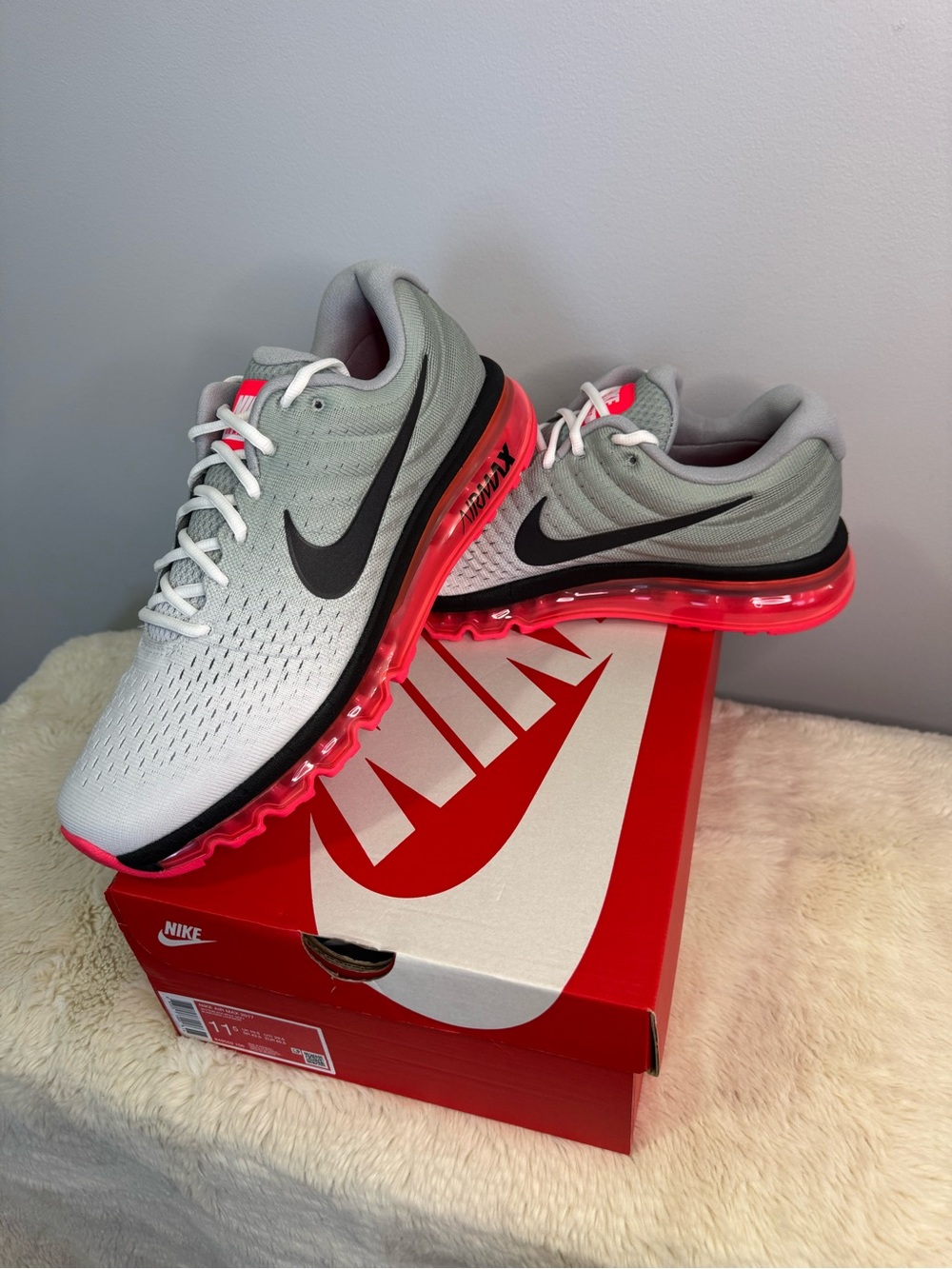 Men’s Nike Air Max - Size 11.5
